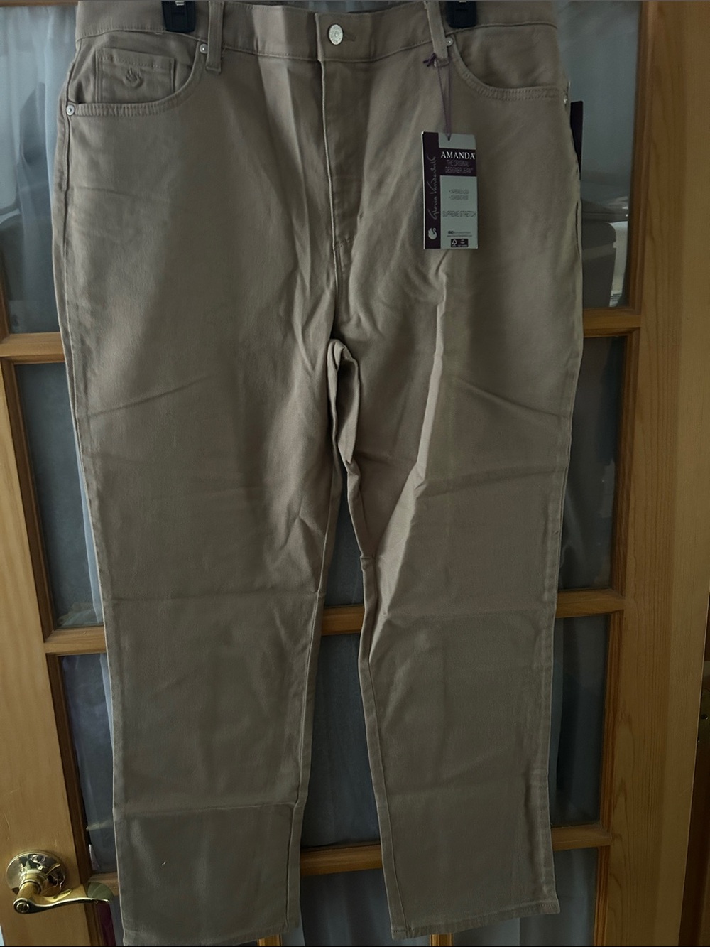 NWT Gloria Vanderbilt Women’s Khaki Straight-Leg Pants - Tan